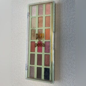 Pixi eyeshadow palette
